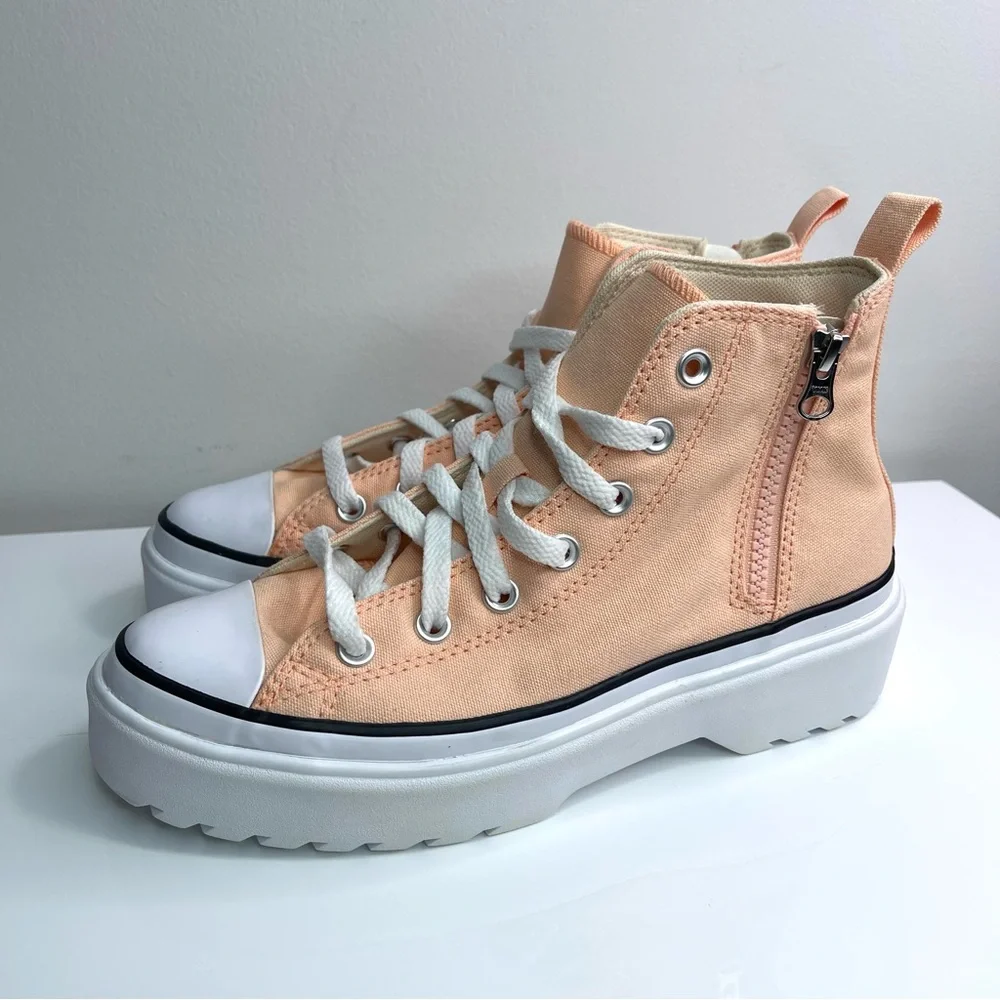 Converse Chuck Taylor Lugged Lift High Tops In Cheeky Coral Youth Size 6